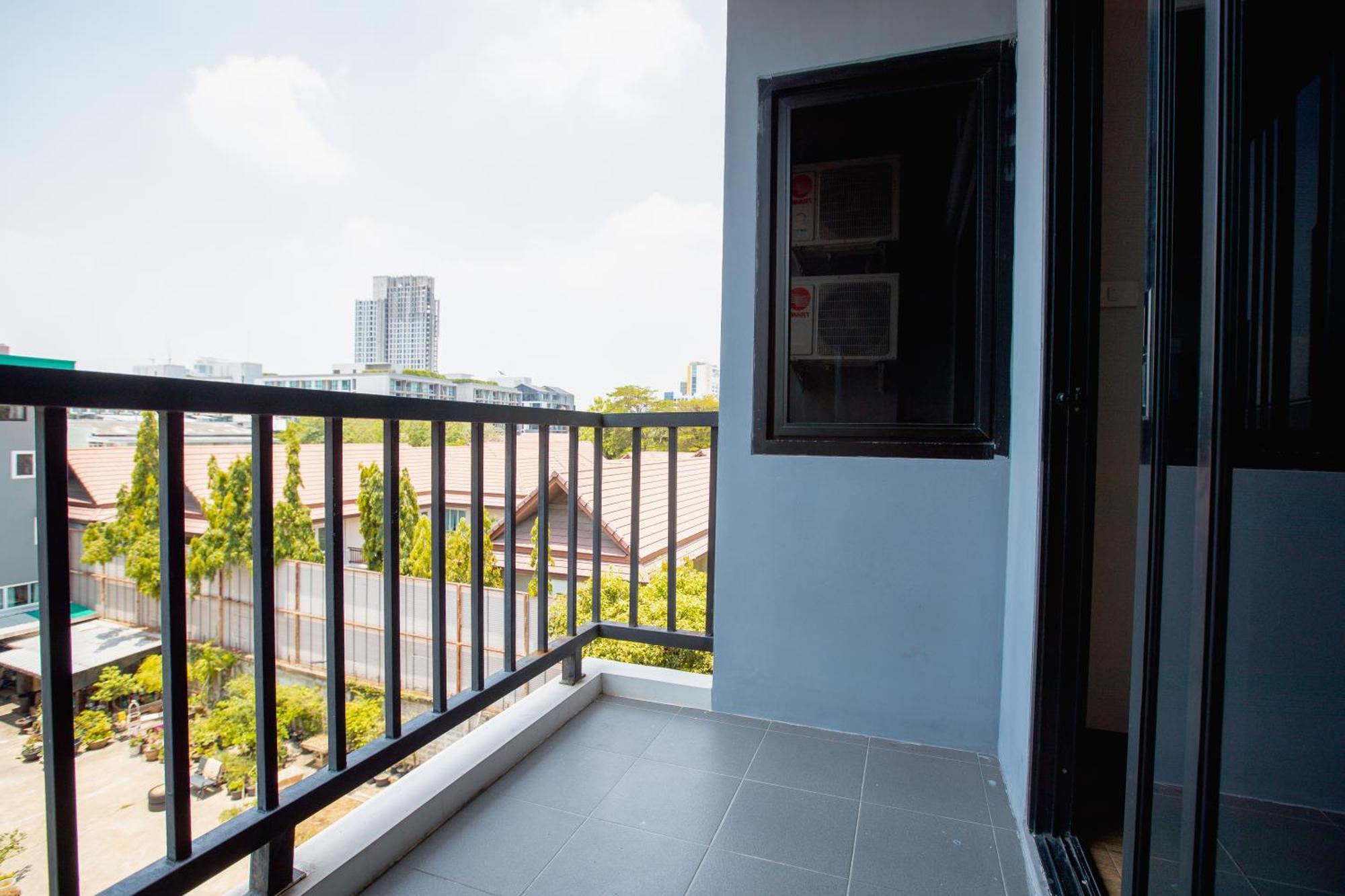 Room 36 Service Apartment Bangkok Extérieur photo